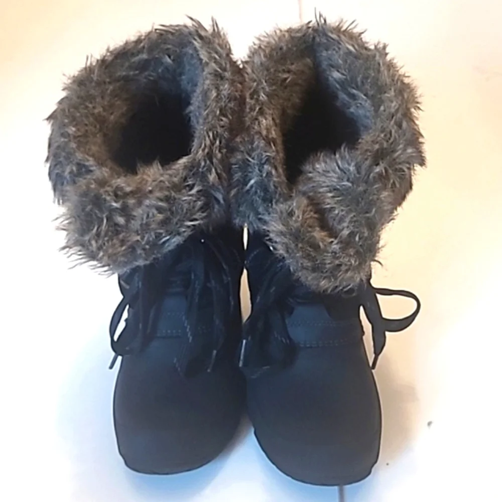 Khombu The Slope Snow Duck Boot Faux Fur Leather Rubber Sole Lace Up Water Proof